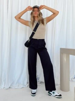 Archer Pants Black 14 Archer Pants Black -Chic Clothing Shop 0 modelinfo Millie us4 e0fd5969 ffd9 4db5 b013 932229186731