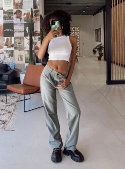 Princess Polly Titius Pant Grey Pinstripe -Chic Clothing Shop 0 modelinfo cindy us2 7e3cbecc 348f 4d38 9fe7 eb97307ec015