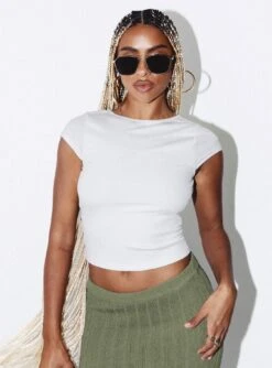 Princess Polly Solita Top White 13 Princess Polly Solita Top White -Chic Clothing Shop 0 modelinfo lola us4 e9a25476 b37a 4e57 9311 36aa357a0876
