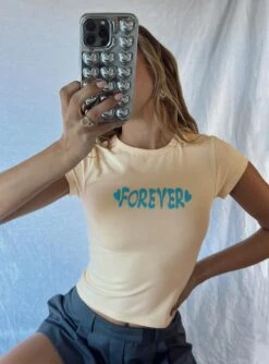 Princess Polly Vacation Forever Tee Cream / Blue