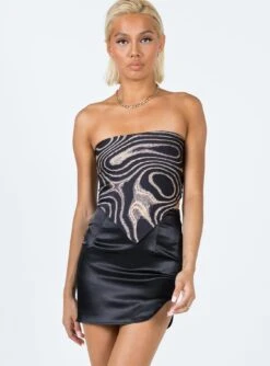 Princess Polly Trish Satin Mini Skirt Black -Chic Clothing Shop 1 modelinfo casandra us2 d1a0218d b50c 4f21 87dd 49de4bb58b56