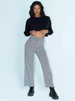 Princess Polly Valreee Gingham Wide Leg Pants Black / White -Chic Clothing Shop 1 modelinfo jasmin us2 5624faa6 b269 4df8 87bc dbd94acd5f4c