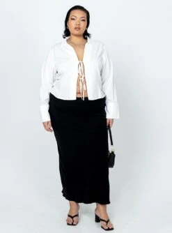 Jodie Maxi Skirt Black Curve -Chic Clothing Shop 1 modelinfo lovisa us18 bbb31cf4 ccbf 4cfa b915 8477ac214011