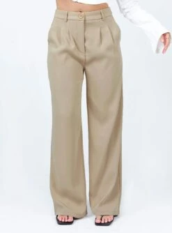 Archer Pants Taupe 13 Archer Pants Taupe -Chic Clothing Shop 1 modelinfo mikayla us6 f2e83bae 6a82 4965 9eea f59e2386aa91