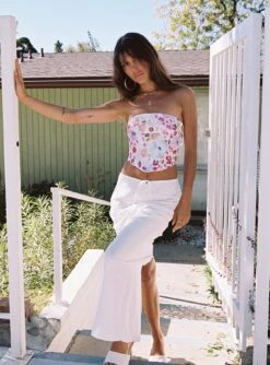 Princess Polly Flowerfields Maxi Skirt Ivory -Chic Clothing Shop 1 modelinfo phoebe us2 ec685348 8d5e 4396 8b25 e29a9ba18e08