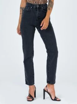 The Ragged Priest Ragged Priest Butt Cut Jean -Chic Clothing Shop 1 7e5c95c6 3c8b 4e08 a2ef ffab024a3bd0