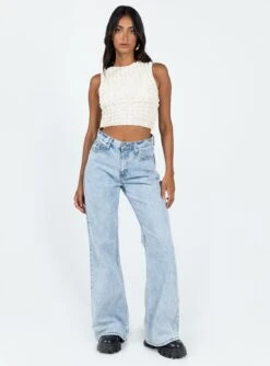 Princess Polly Kendrick Top Cream -Chic Clothing Shop 2 modelinfo Amelia us2 e92f4377 758e 48e4 a018 2de7ae07c91c