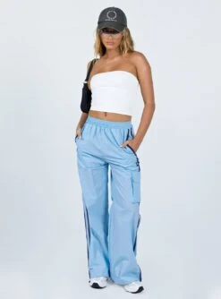 Sicilian Cargo Pants Blue 8 Sicilian Cargo Pants Blue -Chic Clothing Shop 2 modelinfo Saskia us2 73645b5a 2b04 474c b5c4 2fe12a4a48b8