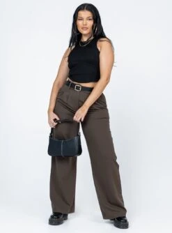 Sidney Top Black Eco -Chic Clothing Shop 2 modelinfo alicia us8 89210150 278a 4b79 8f05 ef42083b2c3c