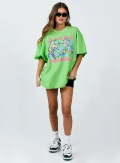 Scuba Paradise Oversize Tee Green 8 Scuba Paradise Oversize Tee Green -Chic Clothing Shop 2 modelinfo elise us2 176de53f d7bf 466e 9053 aee374c8dac3