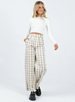 Princess Polly Archer Pants Beige Plaid -Chic Clothing Shop 2 modelinfo elly us2 2c681d64 b07a 4138 a9f6 5cacfc09c8fe