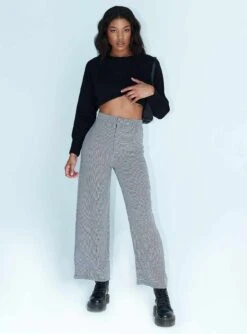 Princess Polly Valreee Gingham Wide Leg Pants Black / White -Chic Clothing Shop 2 modelinfo jasmin us2 2f1c2241 7372 4e51 9d64 8fbca42bdf22