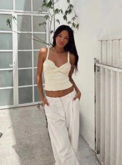 La Quinta Pant Off White -Chic Clothing Shop 2 modelinfo nat US6 2d98fd3a 7fc1 46cf 9920 9f7037fffa53
