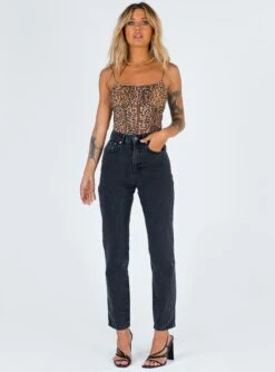 The Ragged Priest Ragged Priest Butt Cut Jean -Chic Clothing Shop 2 3d9962f8 991e 47f5 b109 857b6c246a4e