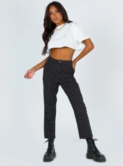 Princess Polly Mccaul Crop Tee White -Chic Clothing Shop 2 8a173593 0bf6 4381 864b 1c8ddee1f36a