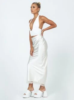 Princess Polly Kamden Midi Skirt Cream -Chic Clothing Shop 3 modelinfo Alexis us2 30f16e88 f6a9 4404 8a09 79237551e787