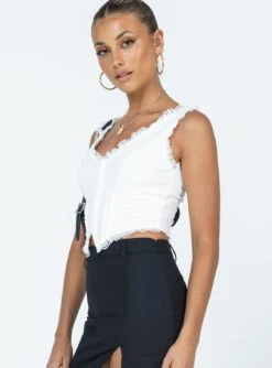 Princess Polly Silvanna Top White -Chic Clothing Shop 3 modelinfo Alexis us2 cb3945c6 e9c2 4ba5 8ebe 26962c8a5eec