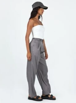 Princess Polly Deagon Pants Grey 6 Princess Polly Deagon Pants Grey -Chic Clothing Shop 3 modelinfo Amelia us2 d371888f d353 492c a11f 77acac41016c