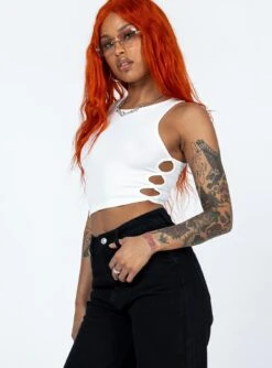 Princess Polly Aster Top White 9 Princess Polly Aster Top White -Chic Clothing Shop 3 modelinfo Chlo us4 c64cadc1 7c08 4189 9e40 34f658d70540