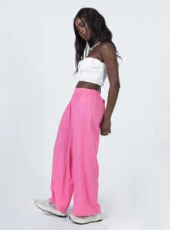 Princess Polly Louis Pants Pink -Chic Clothing Shop 3 modelinfo Cynthia US4 f12f4ead 4bd2 491b 9383 cb972a59658b