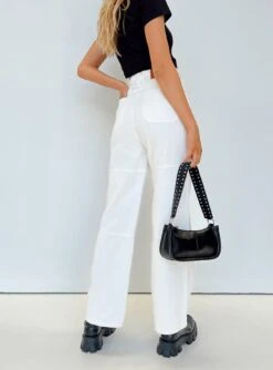 Princess Polly Calcetto Wide Leg Jeans White 6 Princess Polly Calcetto Wide Leg Jeans White -Chic Clothing Shop 3 modelinfo Elly us2 81041f05 2d1b 442a 8d76 474217446695