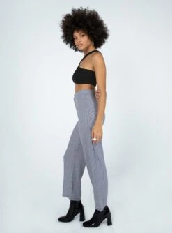 Princess Polly Valreee Gingham Wide Leg Pants Black / White -Chic Clothing Shop 3 modelinfo Jamea us4 7d6906d1 ae5a 4dd6 9e43 b0399d71ad8a