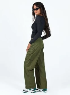 Princess Polly Erave Parachute Pants Khaki 8 Princess Polly Erave Parachute Pants Khaki -Chic Clothing Shop 3 modelinfo Jenaya us2 1b34df9d cfc7 4439 8efe 2202d7036230