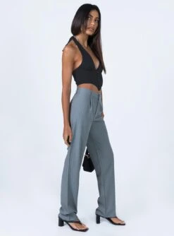 Princess Polly Aroya Pants Grey -Chic Clothing Shop 3 modelinfo Jess us2 b506d0db 7005 47d9 9f0e 6514c15bea24