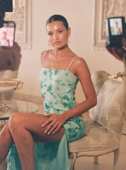 Princess Polly Burn Out Velvet Maxi Dress Teal -Chic Clothing Shop 3 modelinfo Lexi us4 33bdb99f a1ad 414e ae72 1ab7ad2a8d12