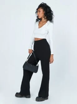 Princess Polly Reah Knit Pants Black -Chic Clothing Shop 3 modelinfo Lyric us2 d80e0501 87b2 4333 aa86 3e533109e2bc