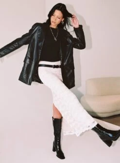 Princess Polly Azra Maxi Skirt White -Chic Clothing Shop 3 modelinfo Maria us4 1a08fdcc acfd 4f66 a864 d99646edf815