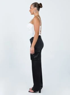 Princess Polly Gilmore Cargo Pants Black -Chic Clothing Shop 3 modelinfo Mikayla us6 00e76b0b ea46 49bf 97c5 62dde3f03909