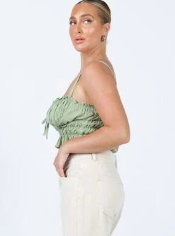 Princess Polly Delanie Top Green -Chic Clothing Shop 3 modelinfo Mikayla us6 f17b4ef4 4b3e 4147 93e6 5c4dac33d498