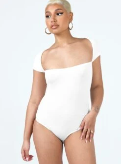 Princess Polly Langley Bodysuit White -Chic Clothing Shop 3 modelinfo Sarah us4 97b7839f 2e49 46fe a6cb d0529cf69d42