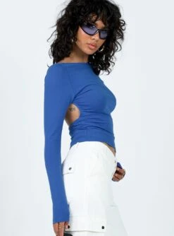 Princess Polly Rixie Long Sleeve Top Blue -Chic Clothing Shop 3 modelinfo Tamika us2 b8763148 d992 464c 81e5 4c0a7cb94ae3