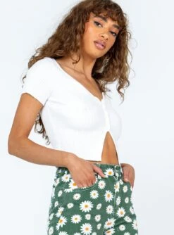 Princess Polly Zeren Top White -Chic Clothing Shop 3 modelinfo alyssa us4 74d24f29 4a38 4cf2 a0e2 23c1c882e4fc