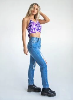 Princess Polly Damion Ripped Mom Denim Jeans -Chic Clothing Shop 3 modelinfo ashley us2 191e6be3 5a23 4316 a5c4 c28af740cde4