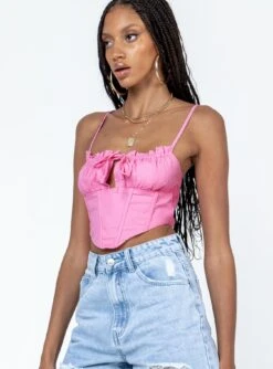 Princess Polly Sheri Top Pink -Chic Clothing Shop 3 modelinfo ayaana us2 920ce371 f227 4775 b38a d8c9e0f2c97e