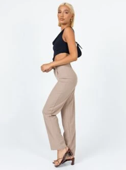 Princess Polly Titius Pants Beige -Chic Clothing Shop 3 modelinfo casandra us2 c58930bd 8067 4236 9804 e12310e5955b