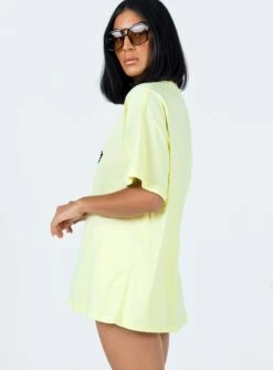 Princess Polly The Rolling Stones Start Me Up Oversized Tee Green -Chic Clothing Shop 3 modelinfo christy us2 7d703b7c 7b7b 43dc 8ff0 0ff29f092109