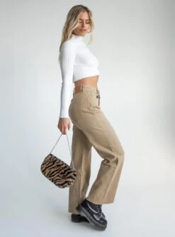 Princess Polly Elianna Jeans Taupe -Chic Clothing Shop 3 modelinfo cindy us2 59ce663f 526f 4604 8973 5d14c58955c2