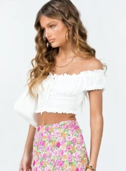 Princess Polly Asner Top White -Chic Clothing Shop 3 modelinfo elise us2 dad20266 f46d 43cb abf5 8438c287fd05