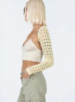 Alec Top Cream 6 Alec Top Cream -Chic Clothing Shop 3 modelinfo emma leigh us4 f9cf820e 278d 4886 b558 02767bbf1a17