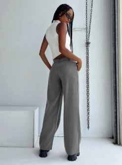 Motel Jabba Trouser Charcoal -Chic Clothing Shop 3 modelinfo eyes us2 fb424978 c973 471c 886d a606a6424fe6