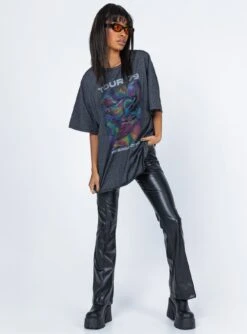 Princess Polly Hyper Galactic Oversize Tee Black -Chic Clothing Shop 3 modelinfo feturi us2 1820b658 f9e4 4251 a7d4 eb493afca217