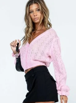 Princess Polly Lyric Cropped Cardigan Pink -Chic Clothing Shop 3 modelinfo fiona us0 d506b14f a15a 4b40 8d40 7b311f9b8f52