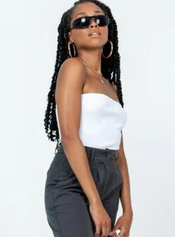 Keala Strapless Bodysuit White -Chic Clothing Shop 3 modelinfo idania us2 2d9d3e97 64ed 496c bb26 4002c91e3e9e