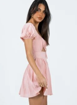 Princess Polly Caria Mini Dress Dusty Pink -Chic Clothing Shop 3 modelinfo jess us2 71674feb d467 48ed b79d ab86f2f73699
