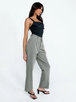 Princess Polly Codi Pants Grey -Chic Clothing Shop 3 modelinfo josephine us2 f414e0b2 5720 4549 b525 3a54c37d6b71