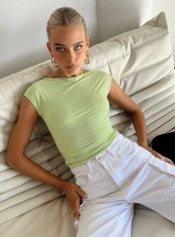 Rosalinda Top Green 7 Rosalinda Top Green -Chic Clothing Shop 3 modelinfo kiana us2 10707079 f814 4539 809f 9efe9d34837c